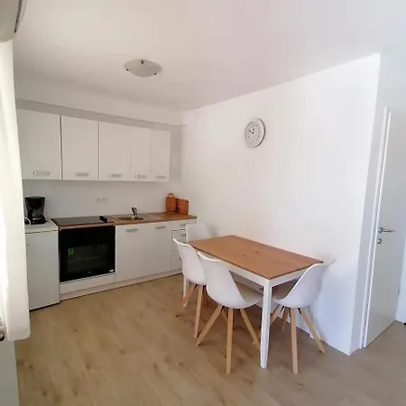 Apartment Carera *
